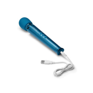 Le Wand Petite Rechargeable Massager - Blue