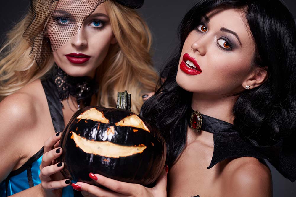 Spice Up Halloween Night: Sexy Costumes, Masks & Accessories at Romantic Depot